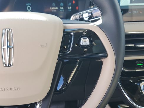 New 2026 Lincoln Corsair Premiere image 18