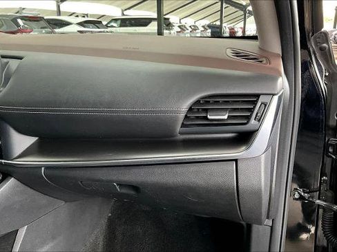 Certified 2023 Nissan Rogue SV FWD image 18