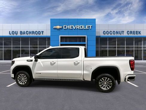 Used 2022 GMC Sierra 1500 AT4 w/ AT4 Premium Package AWD/4WD image 5
