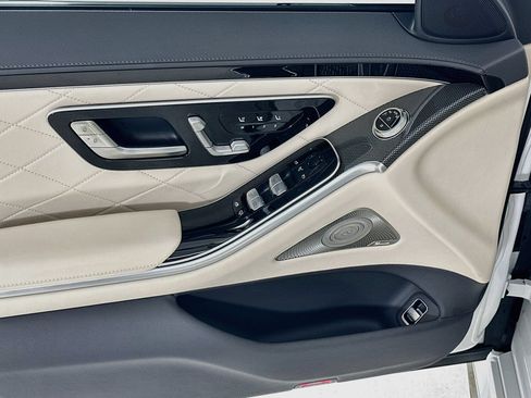 Used 2025 Mercedes-Benz S 580 4MATIC Sedan image 19