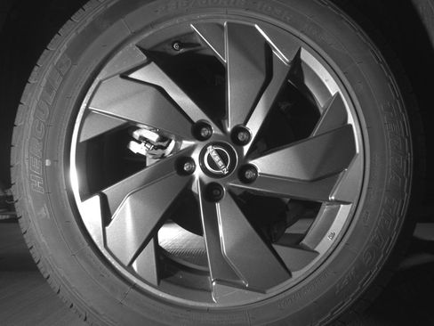 Used 2025 Nissan Rogue SV image 15