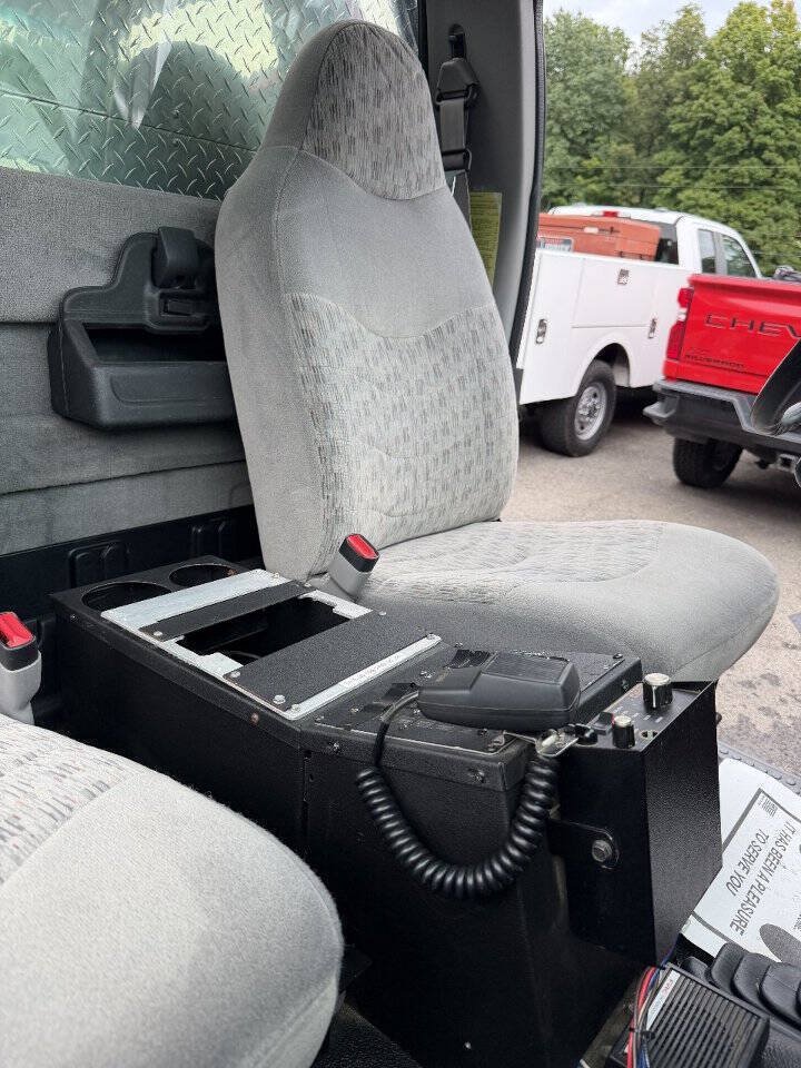 Used 1999 Ford F450 4x4 Regular Cab Super Duty image 70