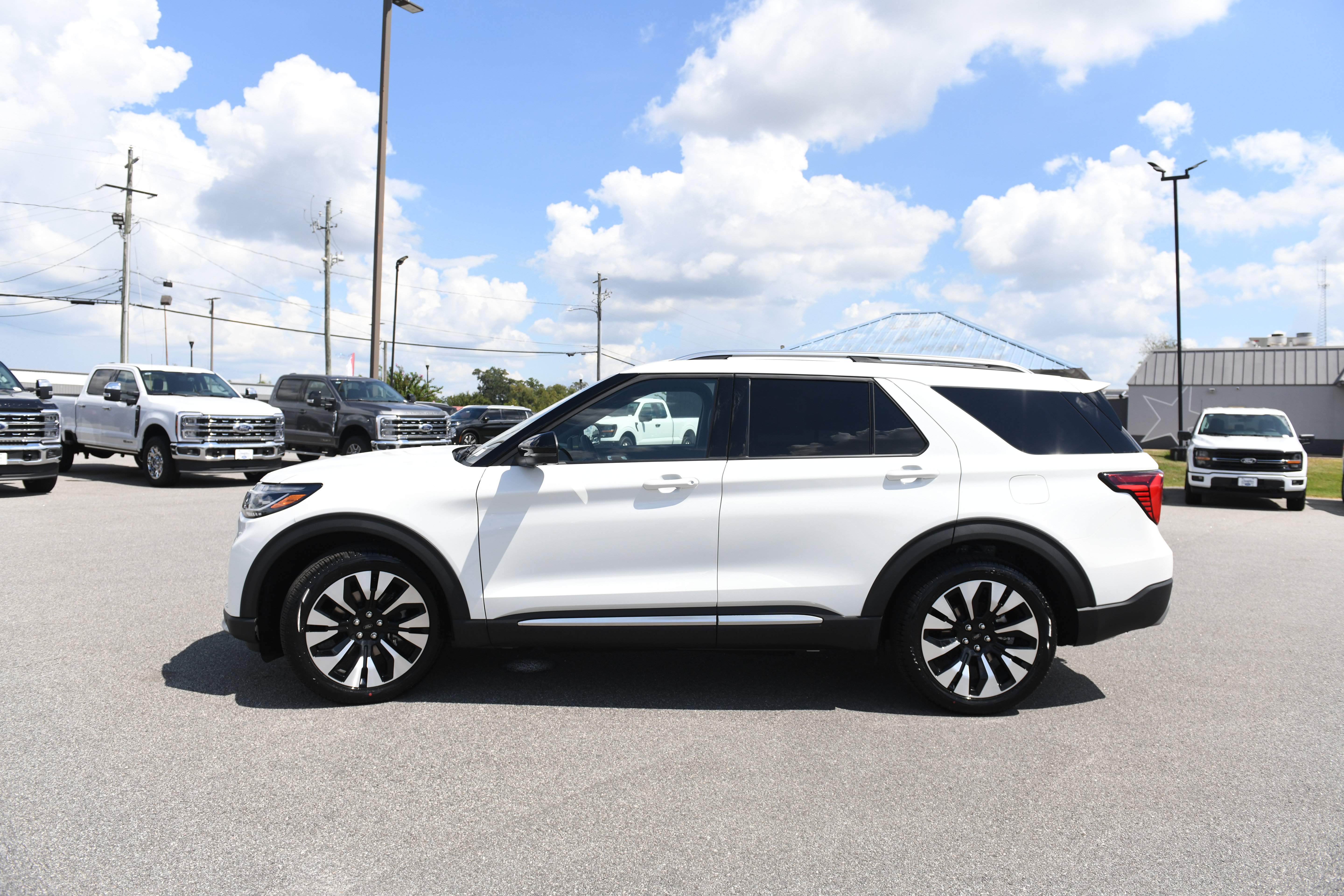 New 2027 Ford Explorer Platinum RWD image 5