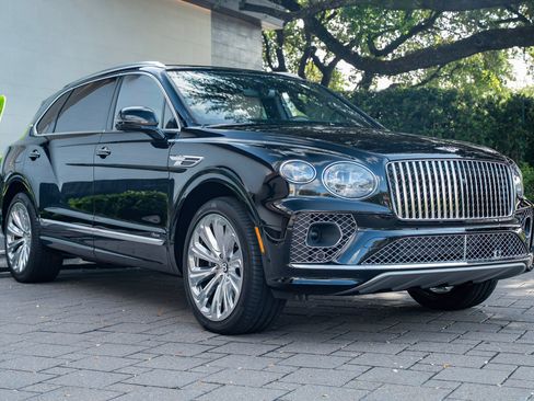 Used 2023 Bentley Bentayga Extended Wheelbase AWD/4WD image 14
