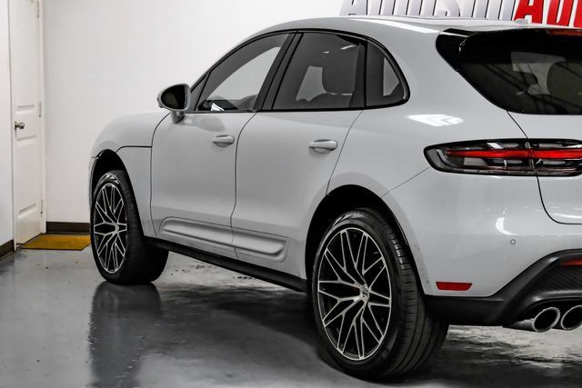 Used 2022 Porsche Macan S AWD/4WD image 17