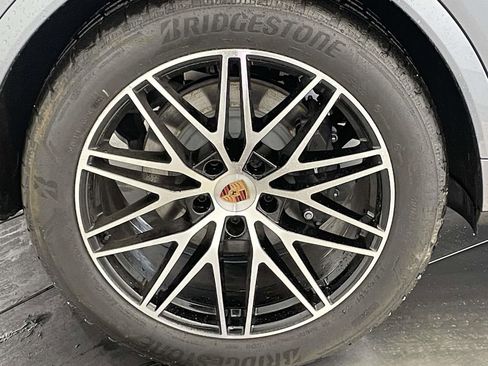 New 2026 Porsche Cayenne Coupe AWD/4WD image 13