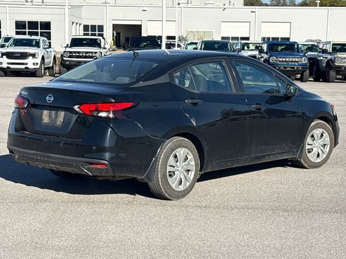 Used 2020 Nissan Versa S image 5