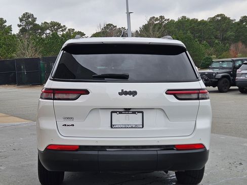 Used 2024 Jeep Grand Cherokee L Laredo image 6