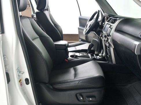 Used 2018 Toyota 4Runner SR5 Premium image 29