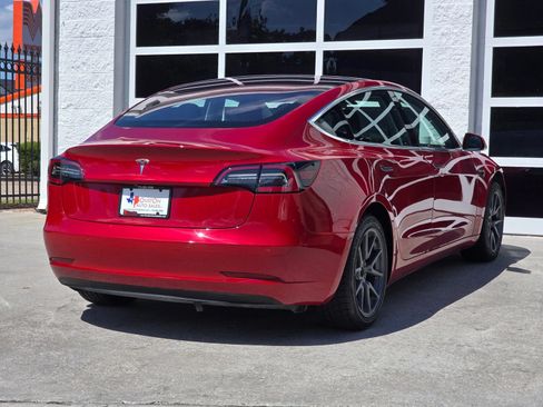 Used 2018 Tesla Model 3 Long Range RWD image 3