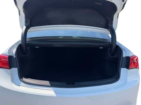 Used 2019 Acura TLX FWD image 9