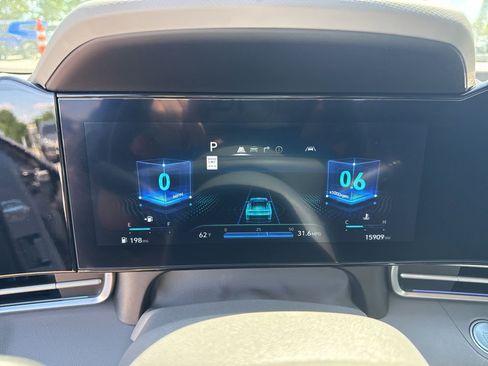 Used 2024 Hyundai Elantra SEL FWD image 22