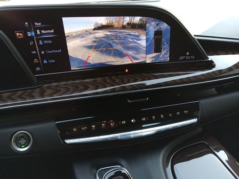 Used 2023 Cadillac Escalade Sport Platinum w/ LPO, ONYX Package image 18