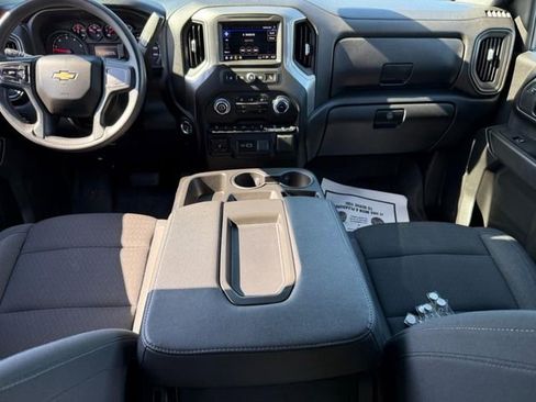 Used 2025 Chevrolet Silverado 2500 Custom w/ Custom Value Package AWD/4WD image 11