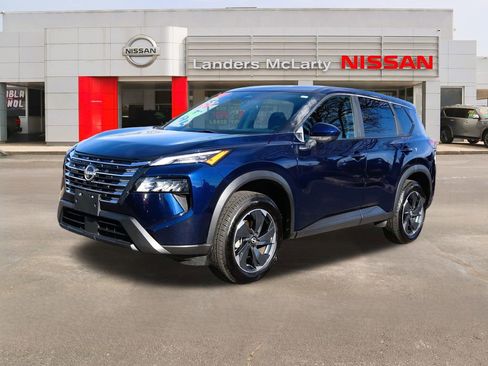 Used 2024 Nissan Rogue SV image 7