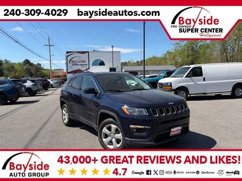 Used 2018 Jeep Compass Latitude w/ Cold Weather Group AWD/4WD image 1