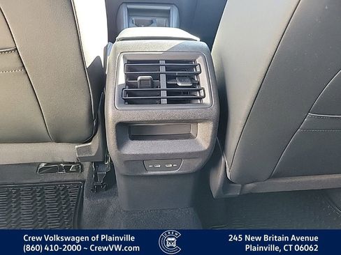 Certified 2025 Volkswagen Tiguan SE image 48