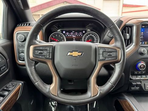 Used 2022 Chevrolet Silverado 1500 High Country w/ Technology Package image 30