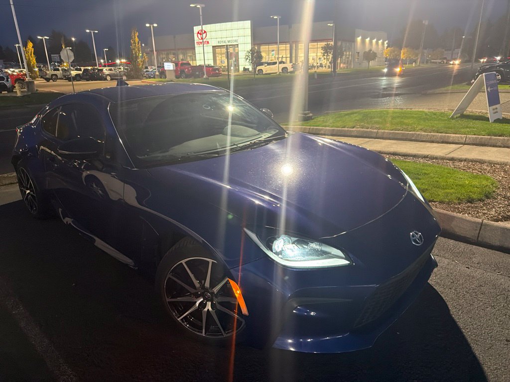 Used 2022 Toyota GR86 RWD image 1