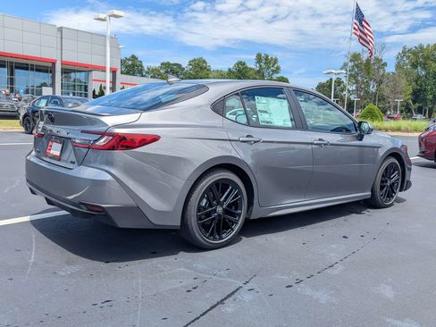 New 2026 Toyota Camry SE FWD image 3