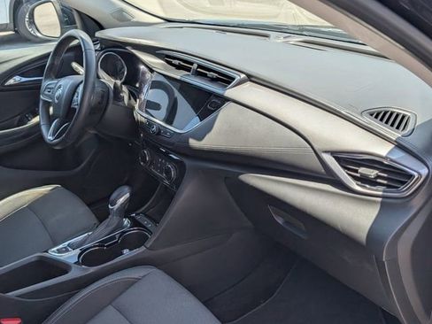 Used 2022 Buick Encore GX Preferred w/ Cold Weather Comfort Package FWD image 17