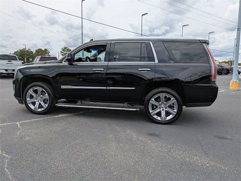 Used 2017 Cadillac Escalade Premium Luxury image 7