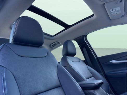 Used 2022 Chevrolet Bolt EUV Premier w/ Launch Edition image 17