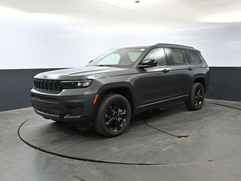 New 2025 Jeep Grand Cherokee L Altitude image 10