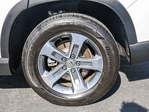 Certified 2025 Honda Pilot EX-L image 32