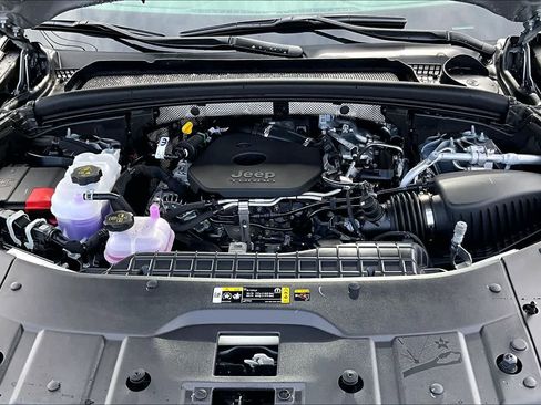 New 2026 Jeep Grand Cherokee Limited AWD/4WD image 9