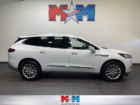 Used 2020 Buick Enclave Essence w/ Sound and Sites Package image 1