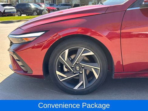 Used 2024 Hyundai Elantra SEL w/ Convenience Package image 3