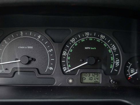 Used 2004 Land Rover Discovery S image 27