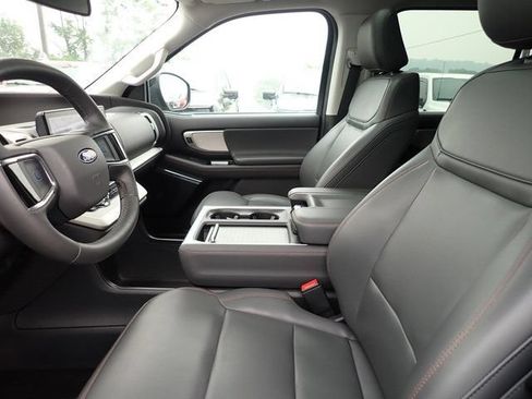 Used 2025 Ford Expedition Active AWD/4WD image 18