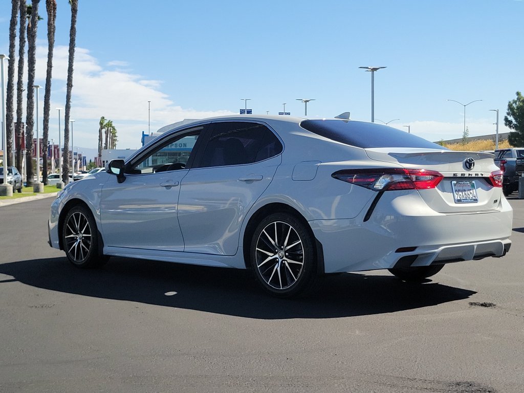 Used 2023 Toyota Camry SE w/ Convenience Package FWD image 2