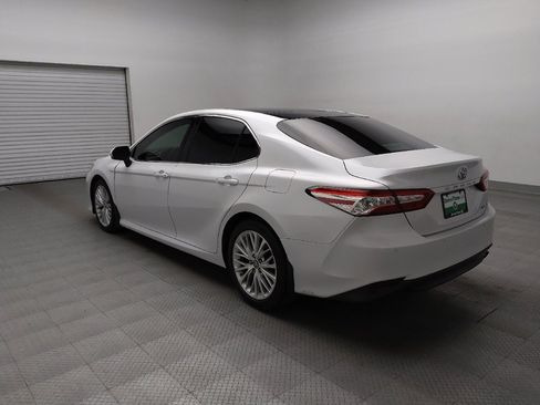 Used 2018 Toyota Camry XLE image 5