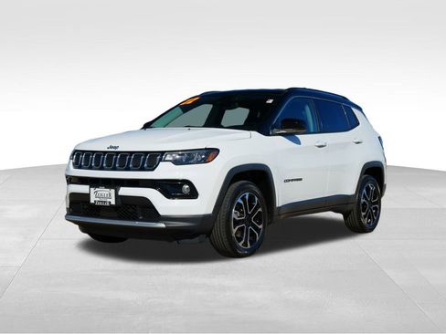 Used 2022 Jeep Compass Limited image 3