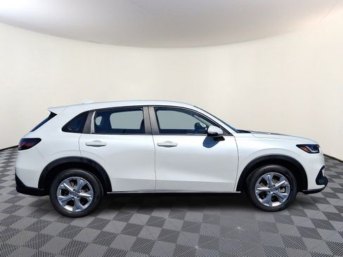 Used 2023 Honda HR-V LX image 8