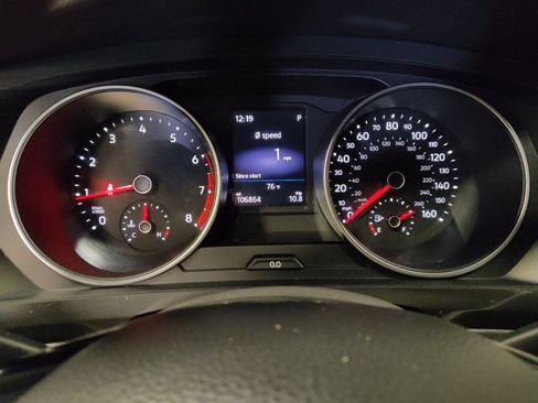 Used 2018 Volkswagen Tiguan SE w/ Front Fog Lights Package FWD image 23