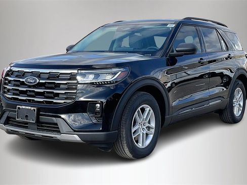 New 2026 Ford Explorer Active w/ Active Comfort Package image 2