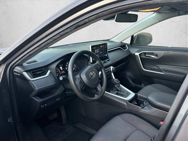 Used 2019 Toyota RAV4 XLE w/ Convenience Package FWD image 13