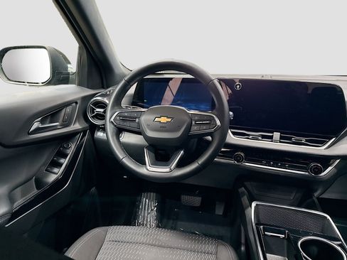 Used 2025 Chevrolet Equinox LT FWD image 24