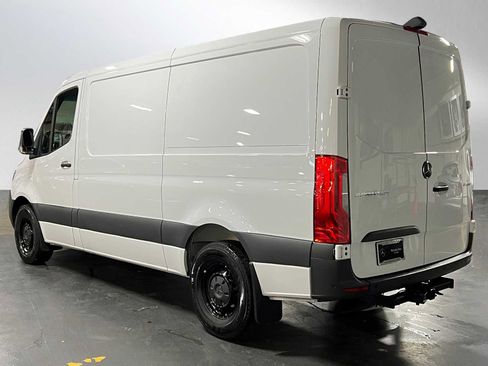 Used 2025 Mercedes-Benz Sprinter 2500 image 5