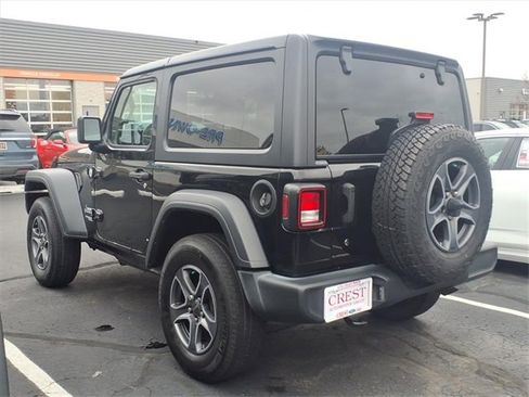 Used 2019 Jeep Wrangler Sport S image 4
