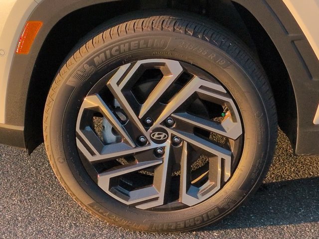 Used 2026 Hyundai Tucson Limited AWD/4WD image 11
