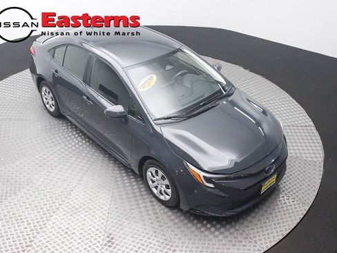 Used 2023 Toyota Corolla LE w/ Carpet Mat Package (TMS) FWD image 3