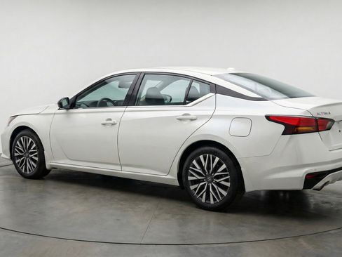 Used 2025 Nissan Altima 2.5 SV FWD image 6