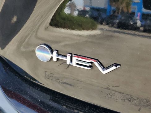 Used 2025 Toyota Camry LE image 6