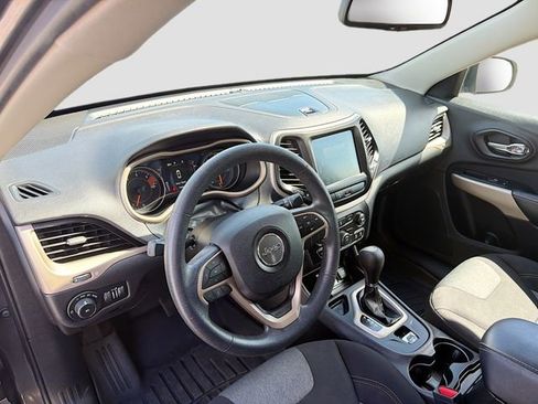 Used 2018 Jeep Cherokee Latitude image 25