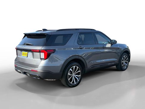 Used 2025 Ford Explorer ST-Line AWD/4WD image 5